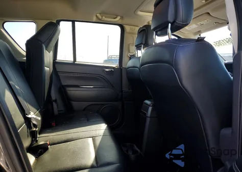 2017 Jeep Compass Latitude z USA, uszkodzony, nr VIN 1C4NJCEA3HD125827